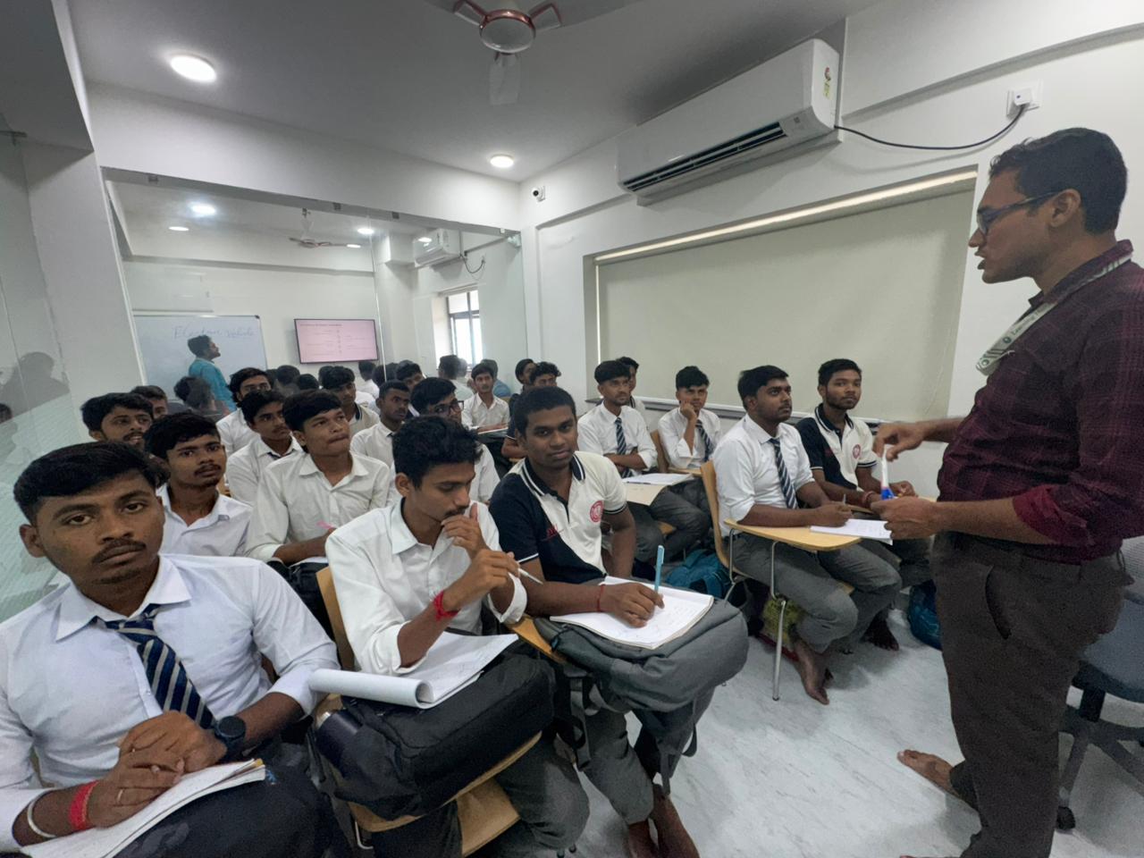 LEARNING HUB - Training Institute